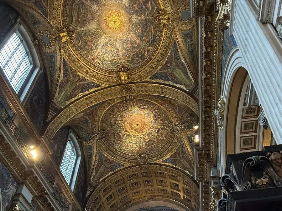 Œuvres d'art intérieures