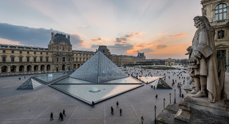 I. M. Pei piramidė