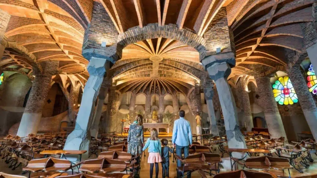 Cripta de Gaudí dentro de la Sagrada Familia