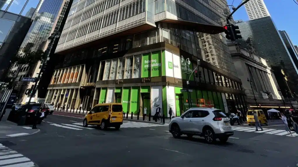 Входы в Summit One Vanderbilt