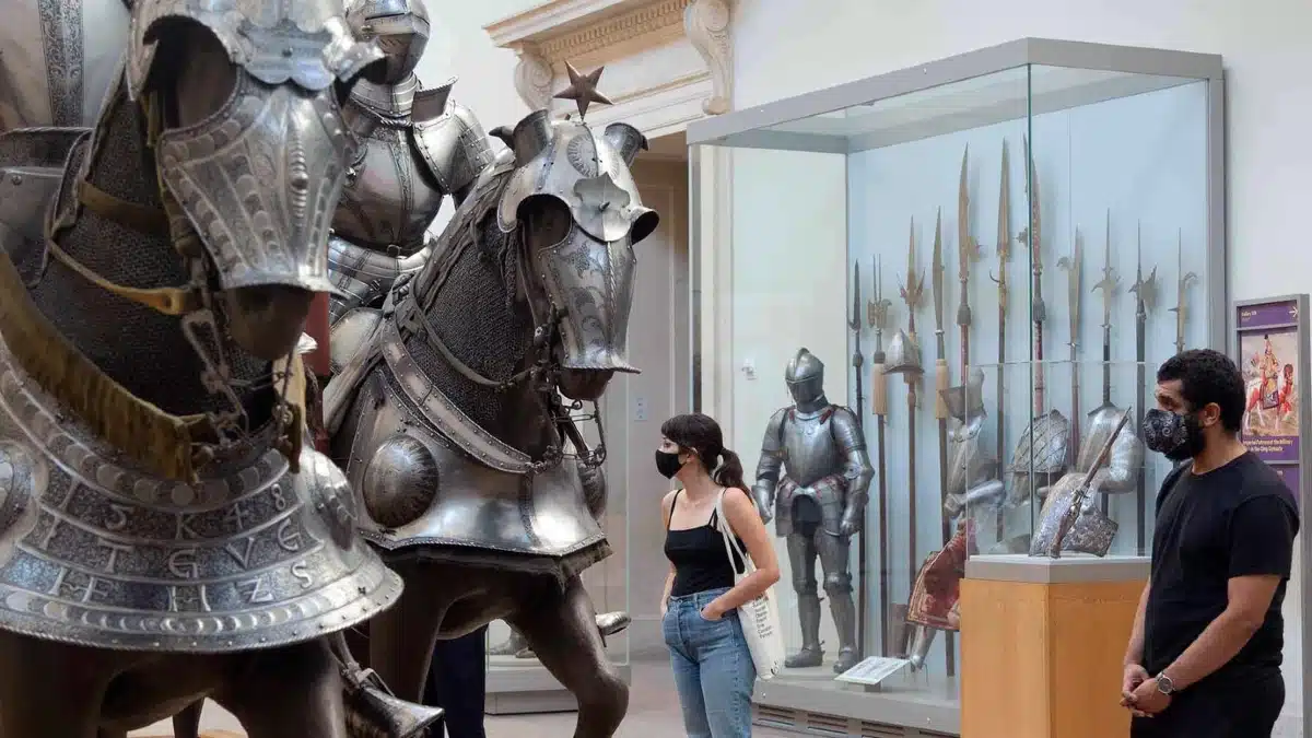 the met self guided tour