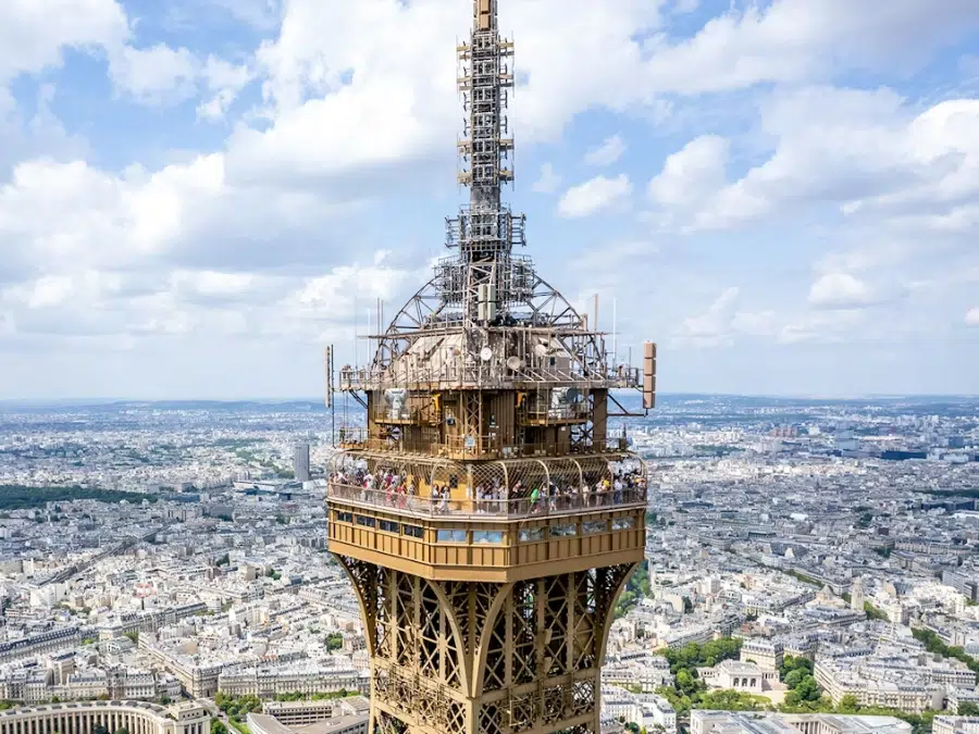 Bileta për ashensorin e Kullës Eiffel me akses në katin e dytë