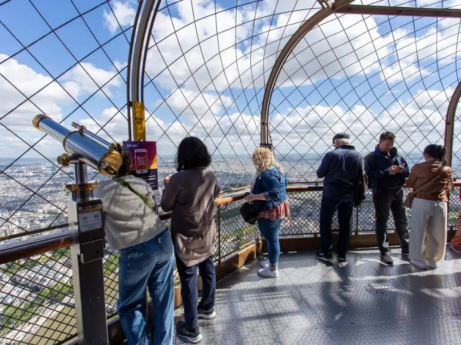 Tur me guidë në Kullën Eiffel: Qasje në ashensor