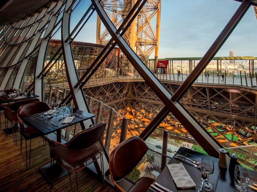 Bileta për drekë në Kullën Eiffel