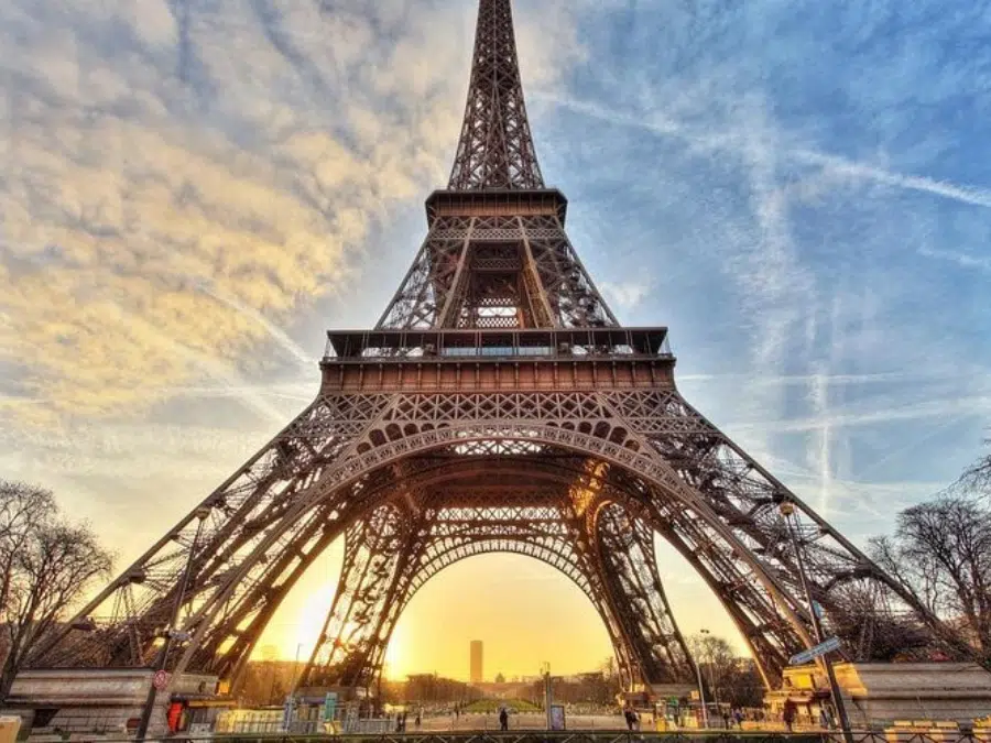 Biletat për në Samitin e Kullës Eiffel (Bileta e hyrjes me mikpritësin)
