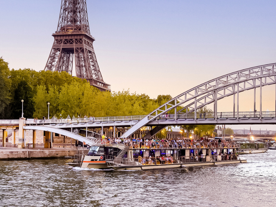 Kroçera e kombinuar në Kullën Eiffel dhe Lundrim në Lumin Sena (Kombinim)